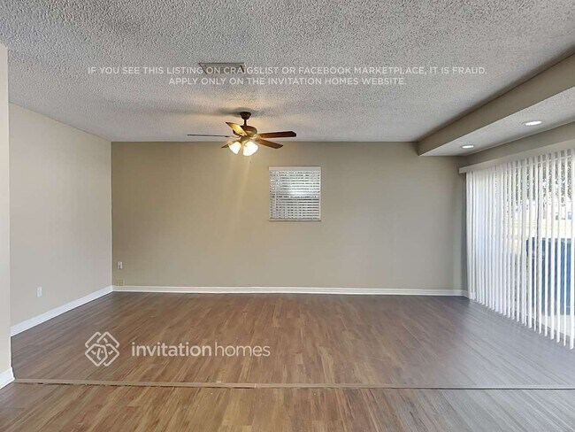 Foto del edificio - 8380 Jacaranda Ave