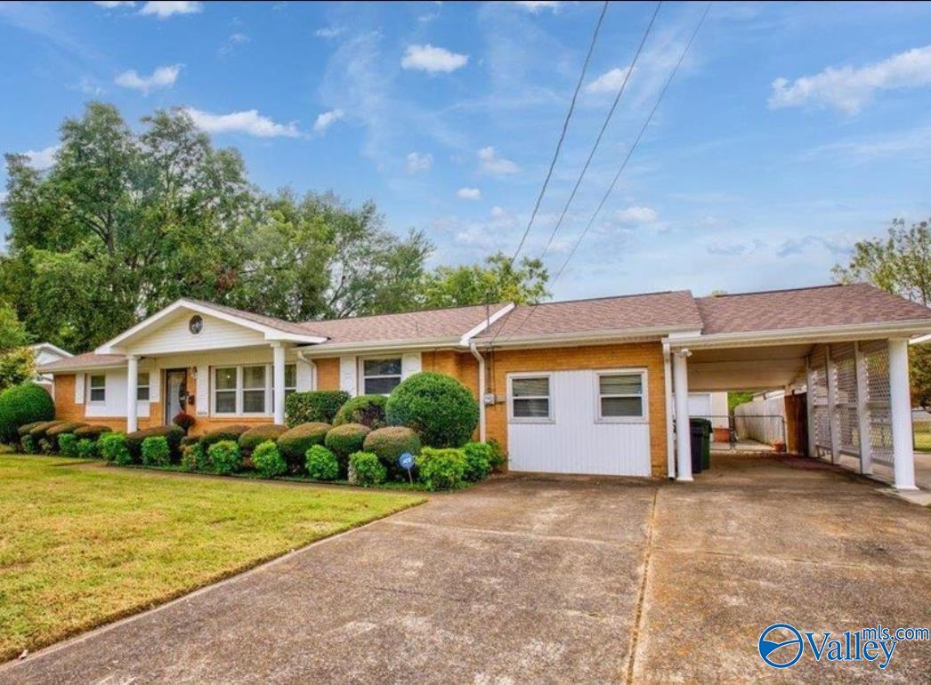 Primary Photo - 3809 Saturn Dr SW