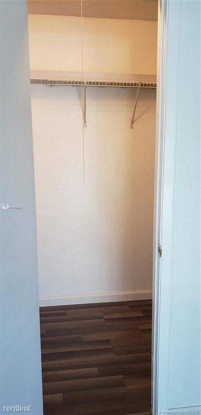 Building Photo - 1 br, 1 bath  - Sun Pointe Springs