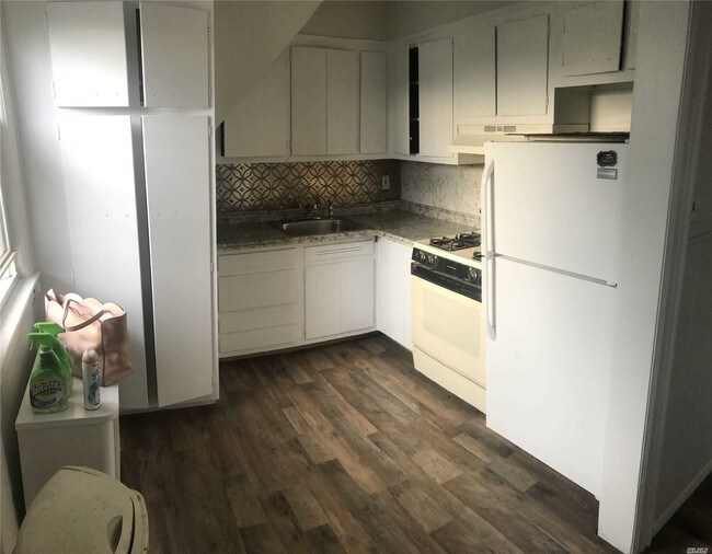 Foto del edificio - 30 Emerson Pl