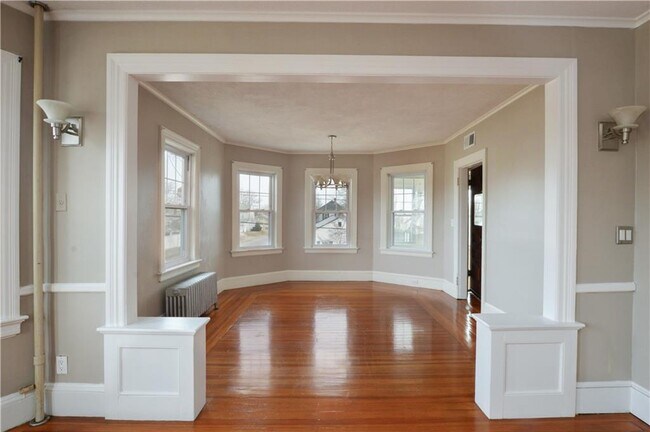 Building Photo - 265 Woodbine St