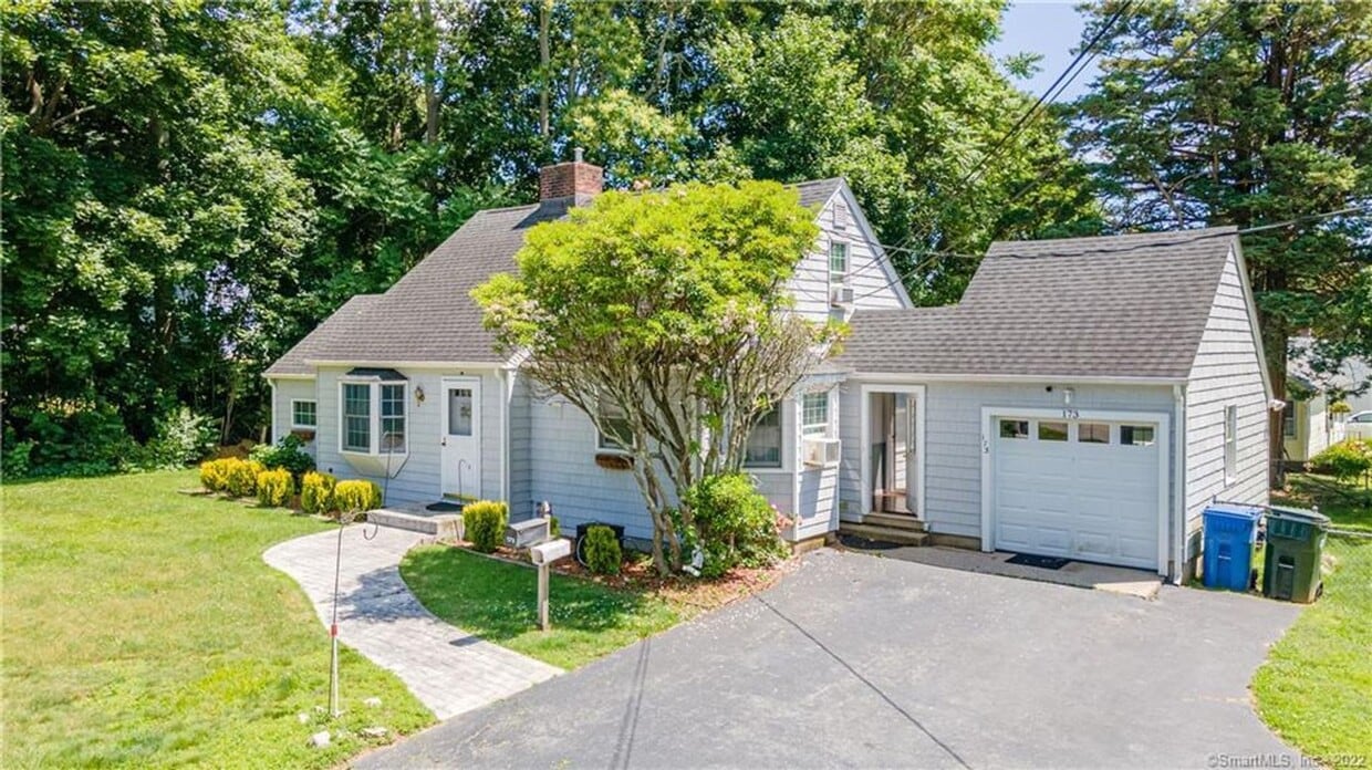 Primary Photo - Cozy 3-Bedroom Single-Family Home in Groton!