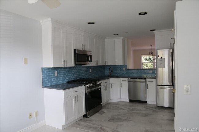 Foto del edificio - 140 Winding Ridge Rd
