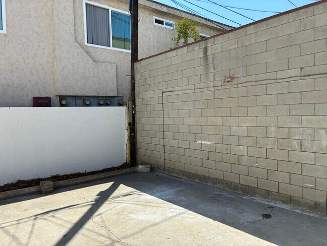 Foto del edificio - 12920 Roselle Ave