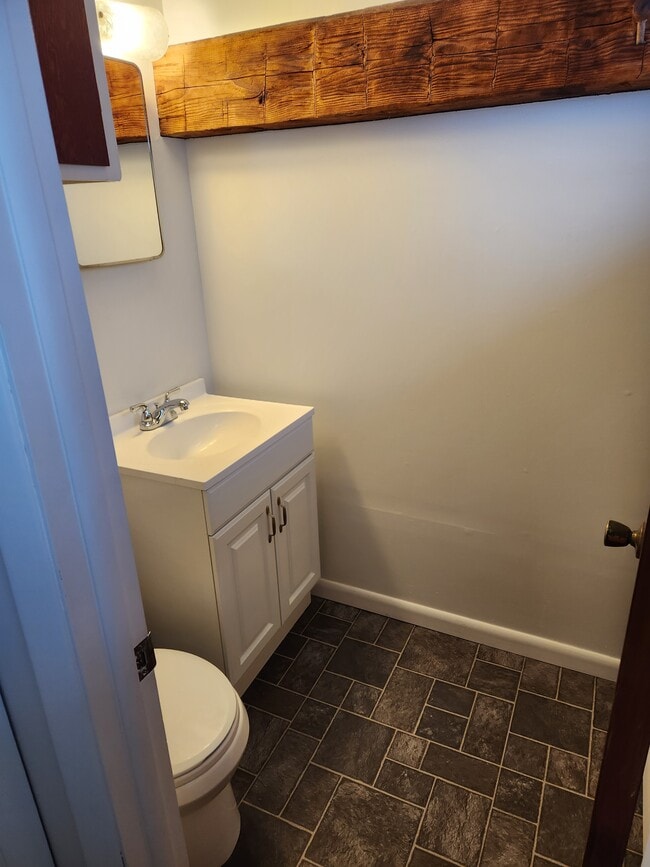 Building Photo - 116 W High St