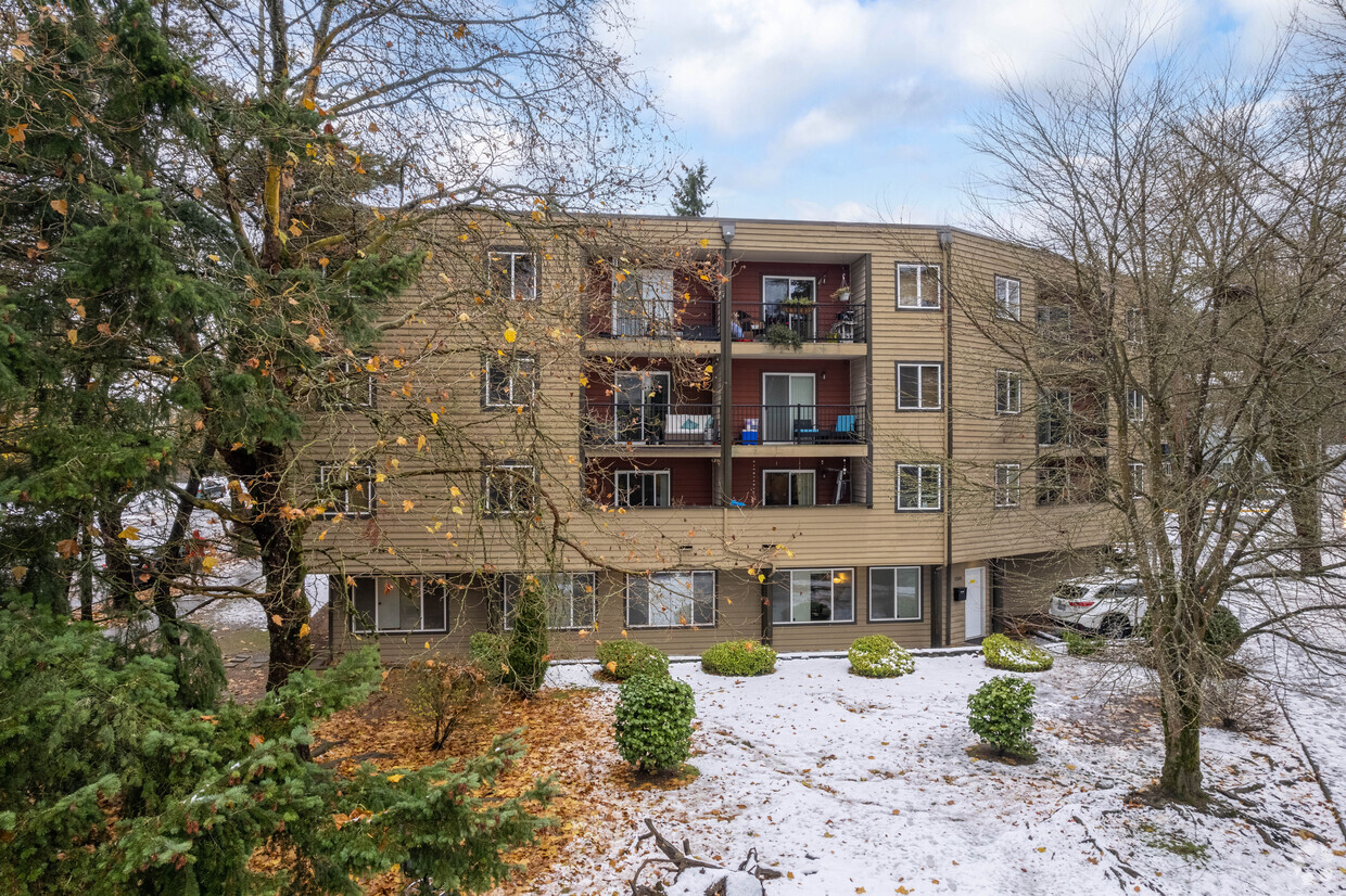 Exterior - Roosevelt Court Apartments