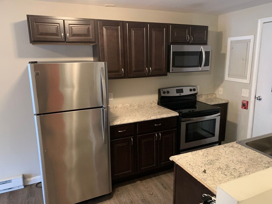 Foto principal - 657 Northampton St