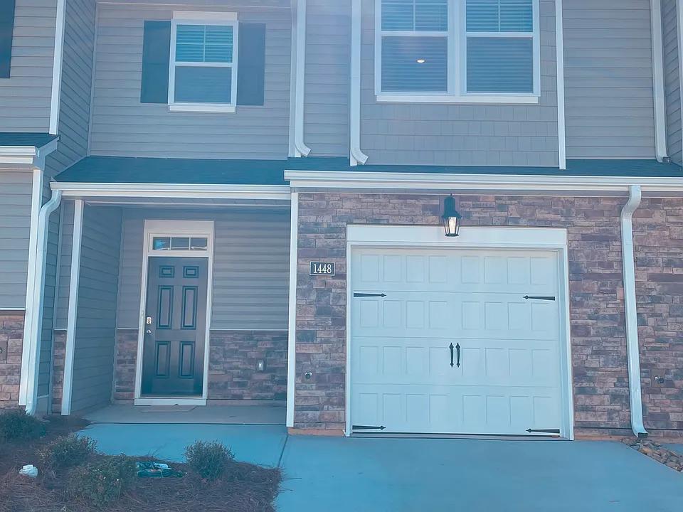 Primary Photo - 1448 Amberview Ln