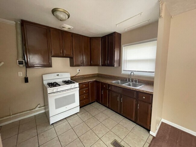 Foto del edificio - Spacious 3 Bedroom!