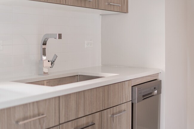 Foto del edificio - 541 W Oakdale Ave