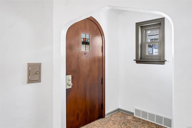 Foto del edificio - 6304 Bradley Ave