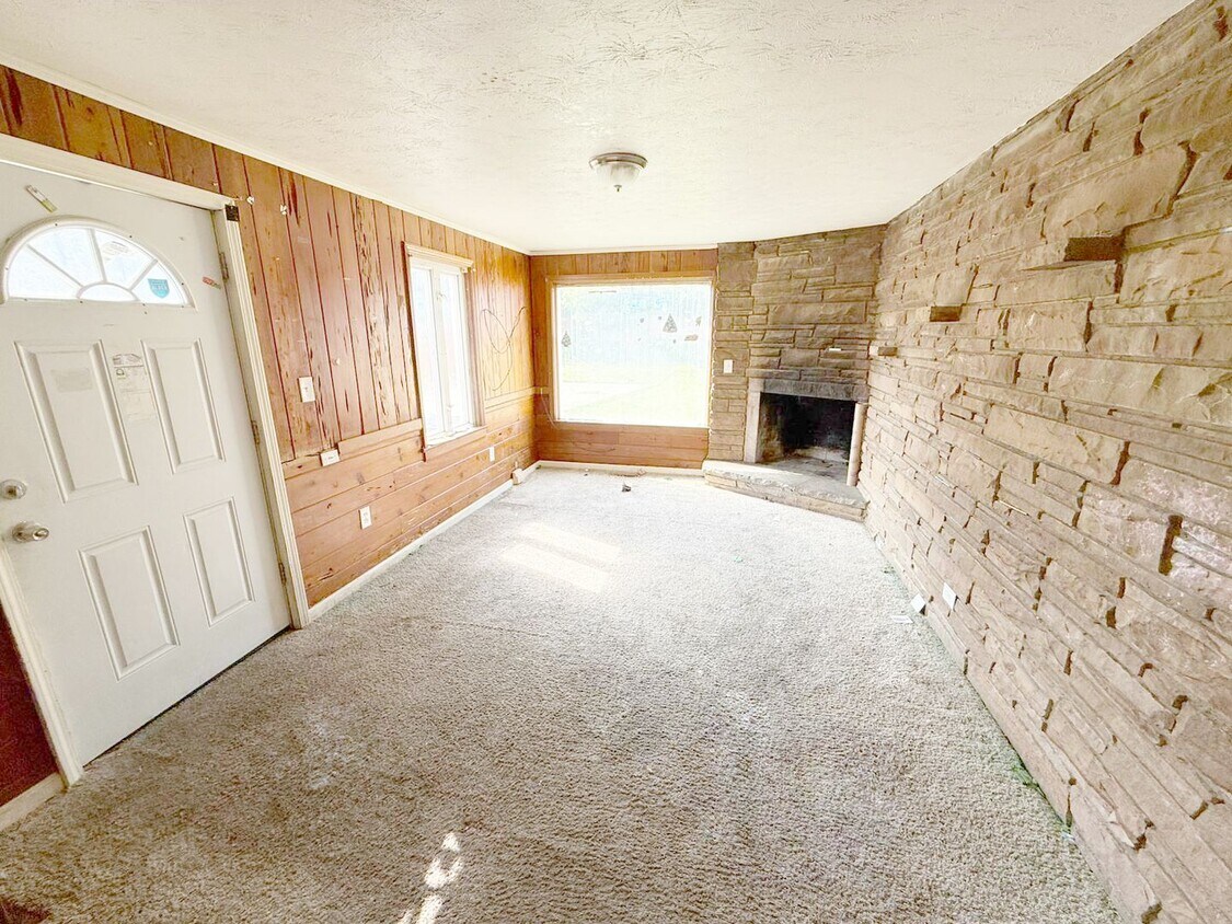 Primary Photo - 3 BED 2 BATH BEAUTIFUL SINGLE FAMILY HOME