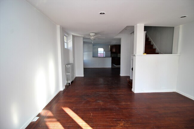 Foto del edificio - Convenient & Nice 3bd/1ba Charles Village ...