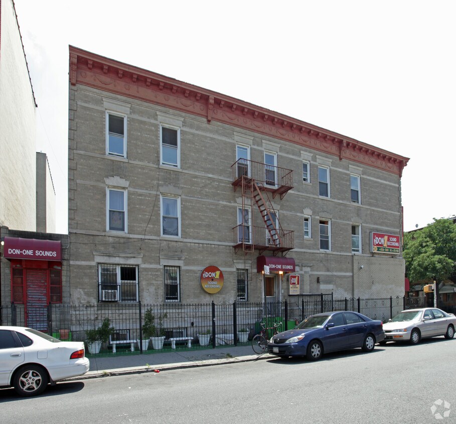 Building Photo - 2306 Albemarle Rd