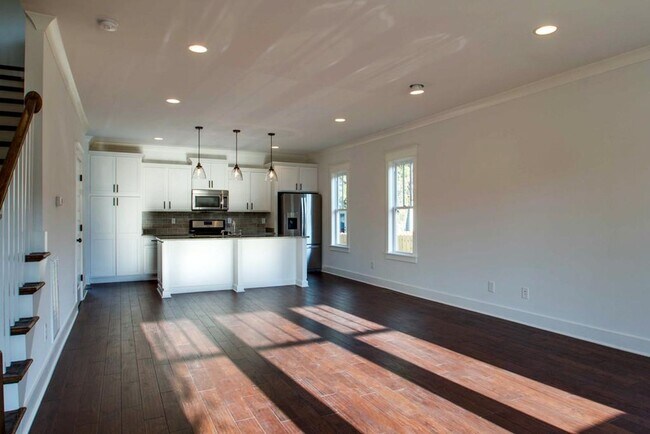 Foto del edificio - 2 Bedroom, 2.5 Bath Home in East Nashville