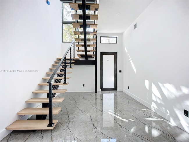Foto del edificio - 3096 NW 27th St