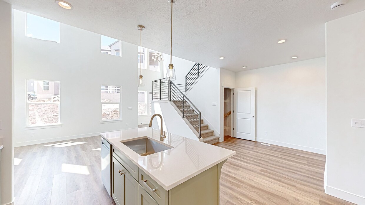 Primary Photo - New Townhome For Rent in Highridge Mountai...