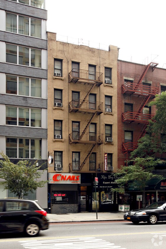 Building Photo - 231 E 34th St