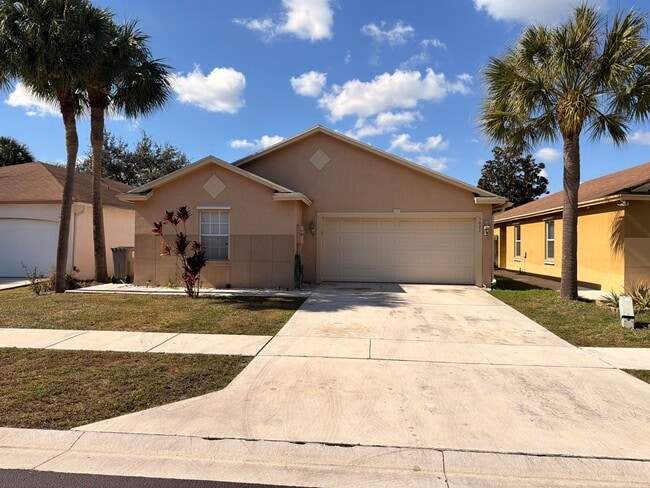 Building Photo - 5621 Azalea Cir