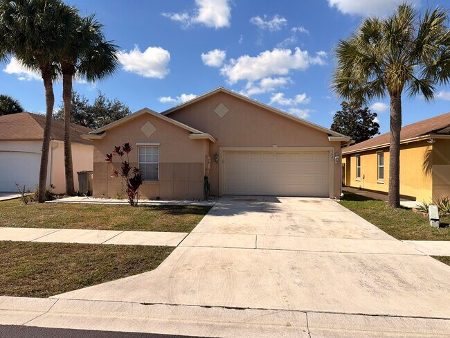 Foto del edificio - 5621 Azalea Cir