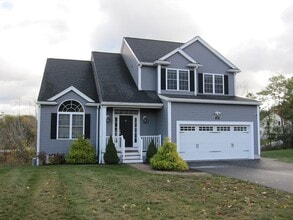 Building Photo - 15 Hialeah Ln