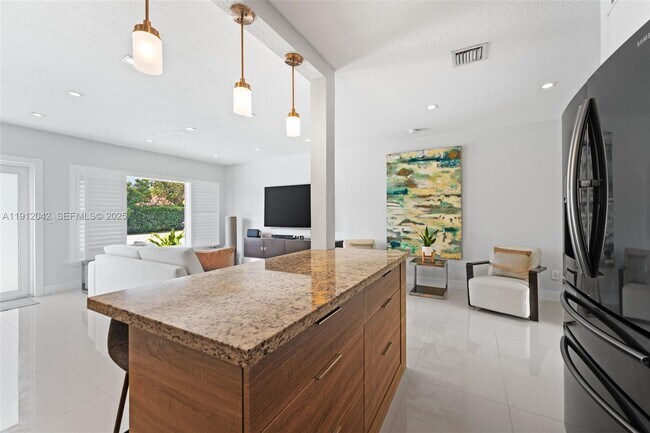 Foto del edificio - 6371 SW 23rd St