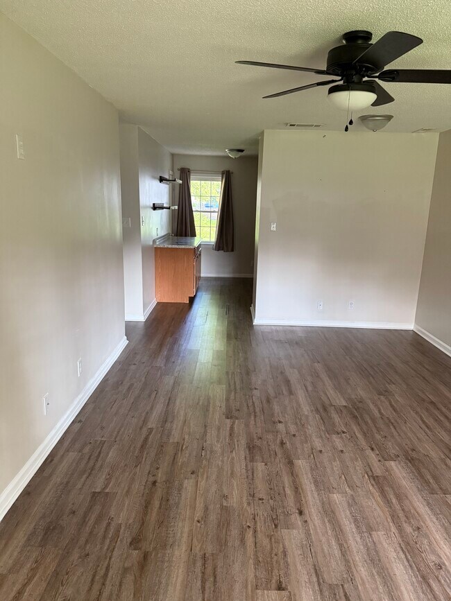 Building Photo - 4614 Tarpon Bay Rd