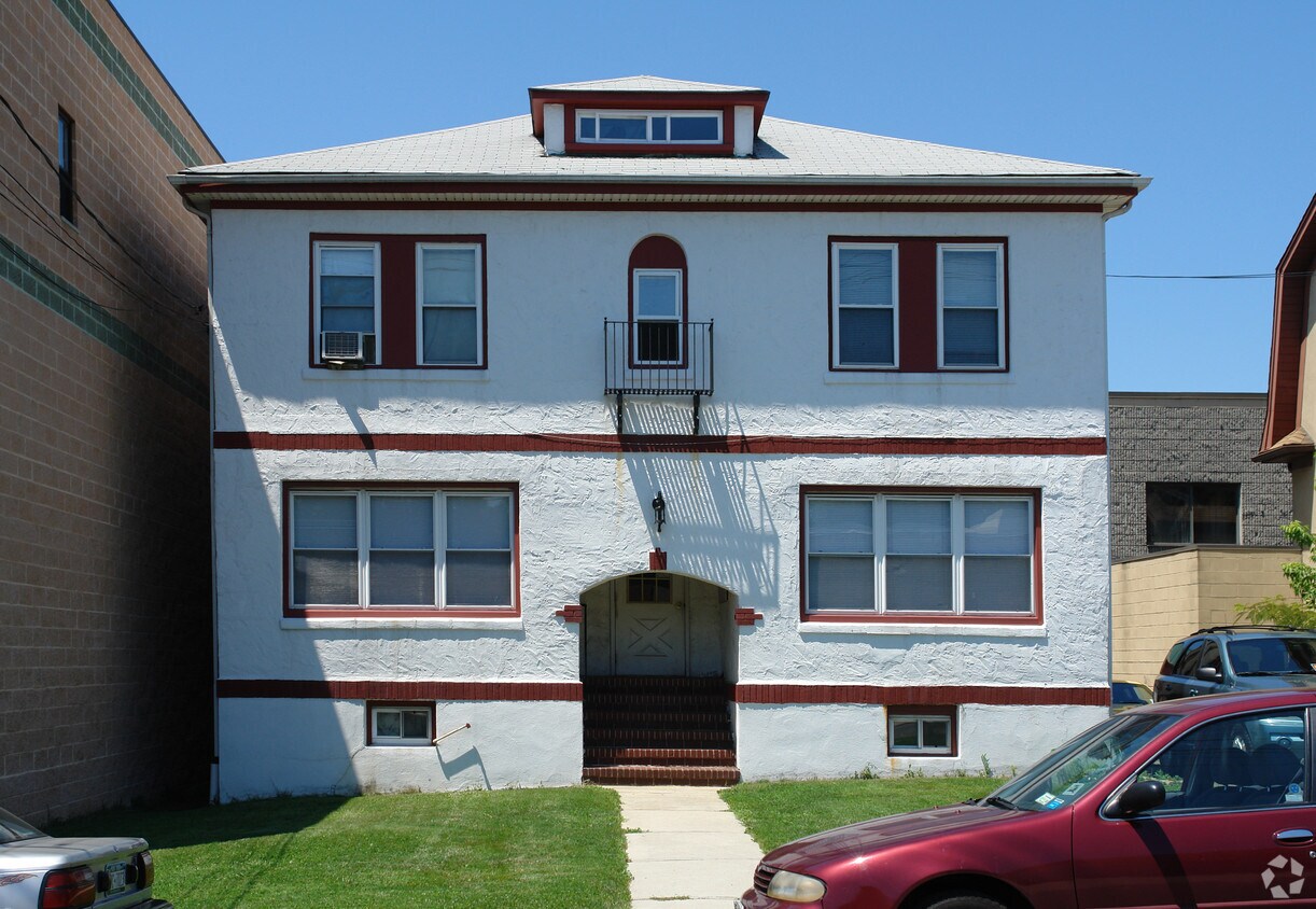 13 Nepperhan Ave, Elmsford, NY 10523 Apartments in Elmsford, NY