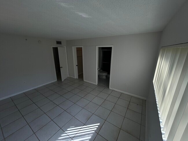 Building Photo - 8650 SW 133rd Avenue Rd