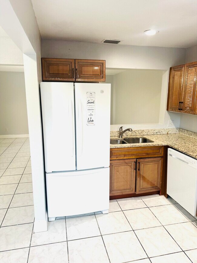 Foto del edificio - 5145 Breckenridge Pl
