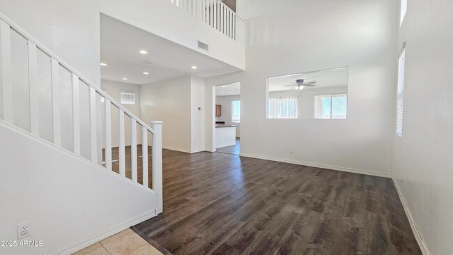 Foto del edificio - 1006 S 202nd Ln