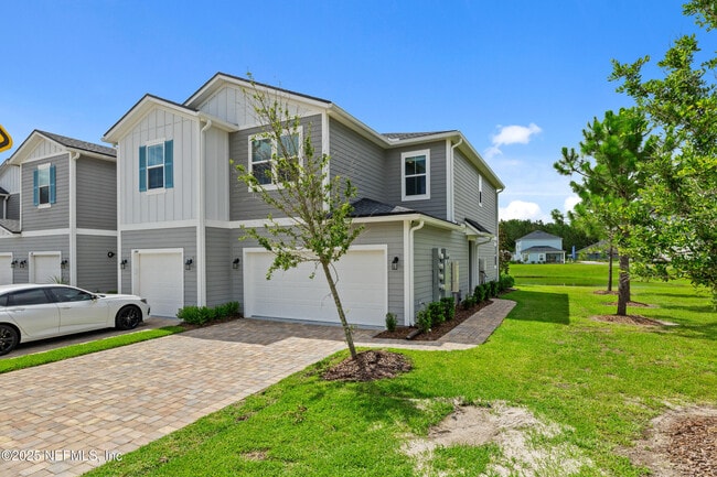 Building Photo - 180 Brandon Lks Dr