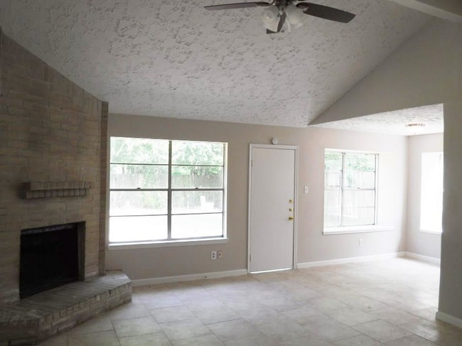 Building Photo - 11614 Welshpool Glen Dr