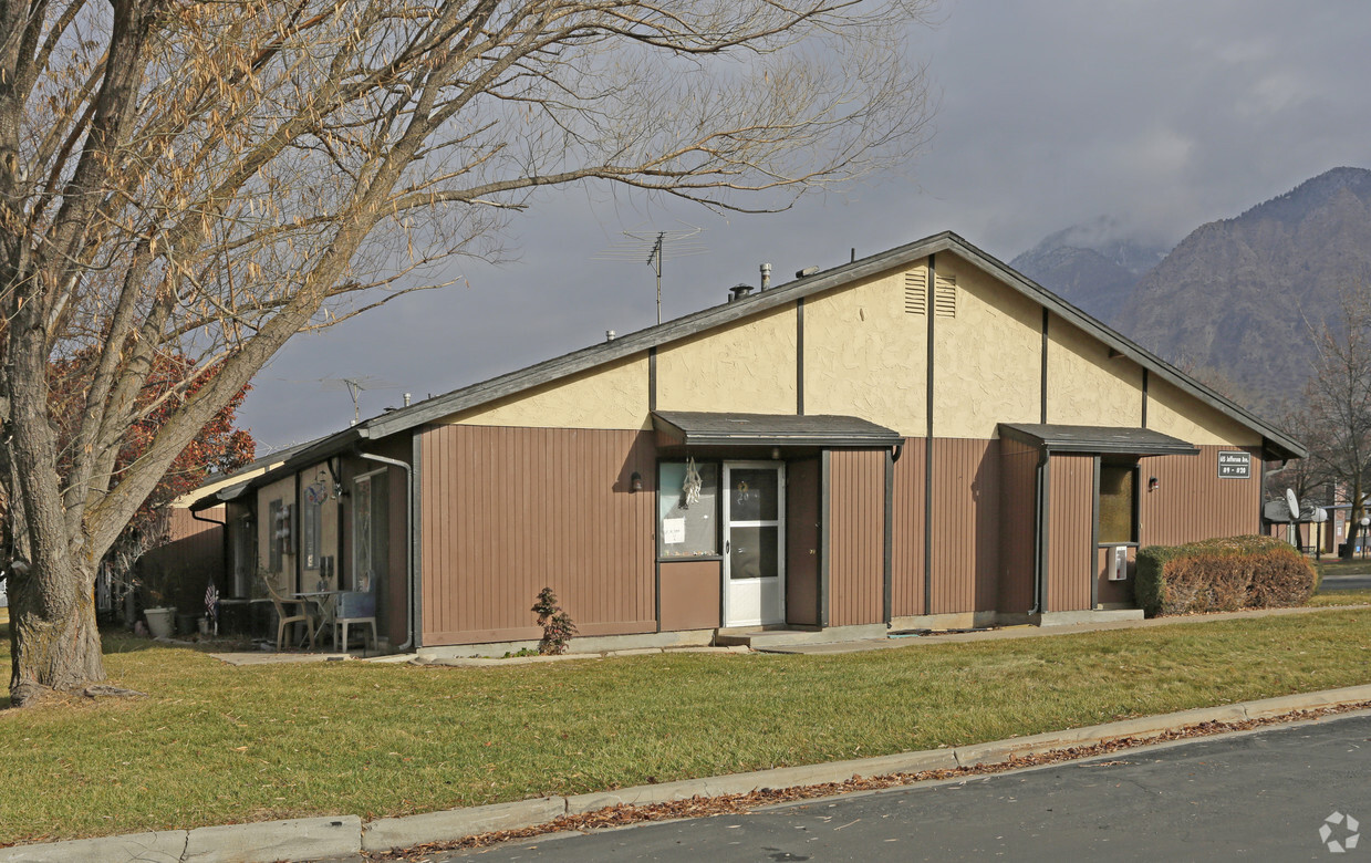 Building Photo - Village Square I & II