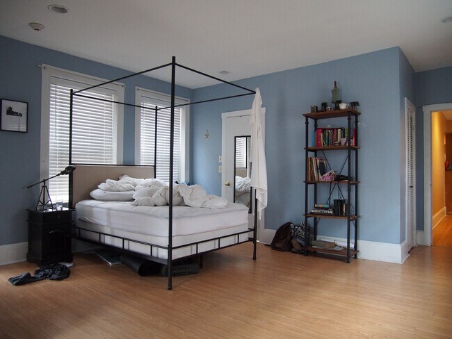 Building Photo - 1157 Commonwealth Ave