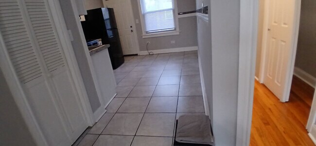 Foto del edificio - 1136 W 84th St