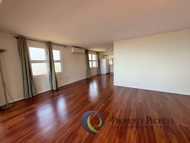 Foto del edificio - Newtown 3 Bedroom 3.5 Bath House - Availab...
