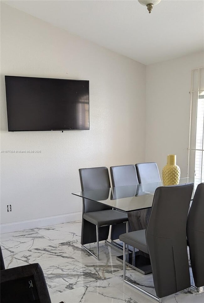 Foto del edificio - 612 Columbus Blvd S