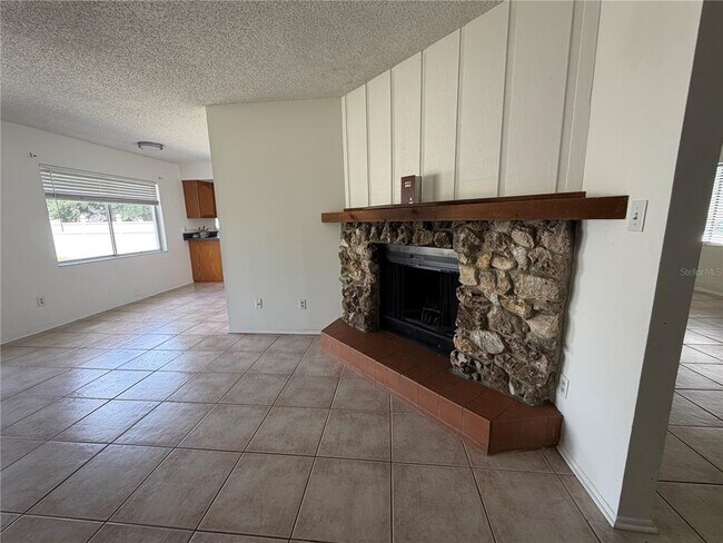 Building Photo - 803 Calabria Dr