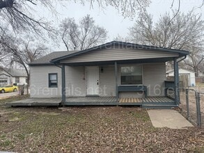 Building Photo - 2302 S Washington Ave