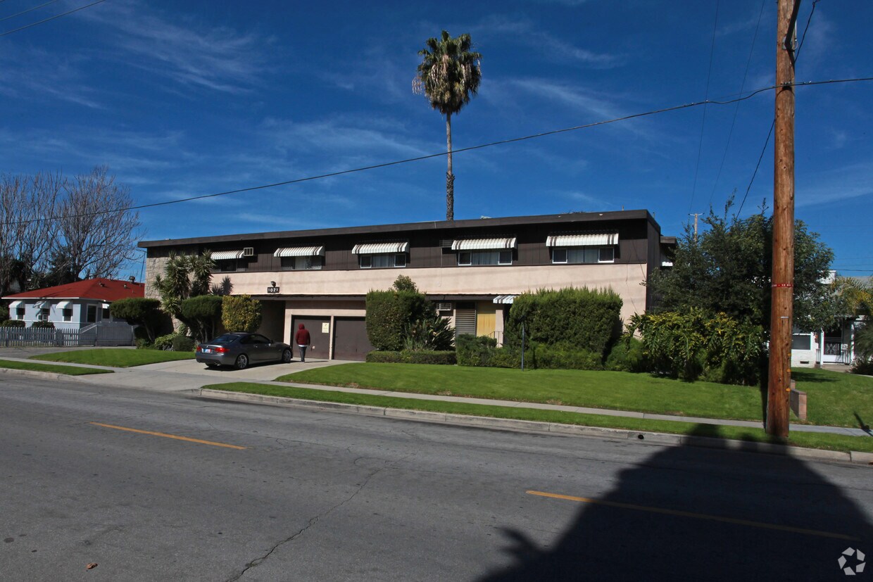 Building Photo - 1021 W Clark Ave