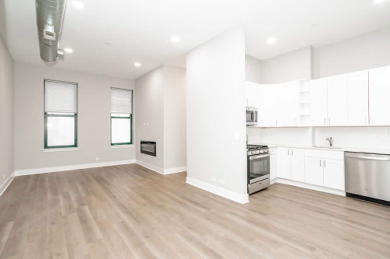 Primary Photo - Gorgeous One Bedroom Apartment in Central ...