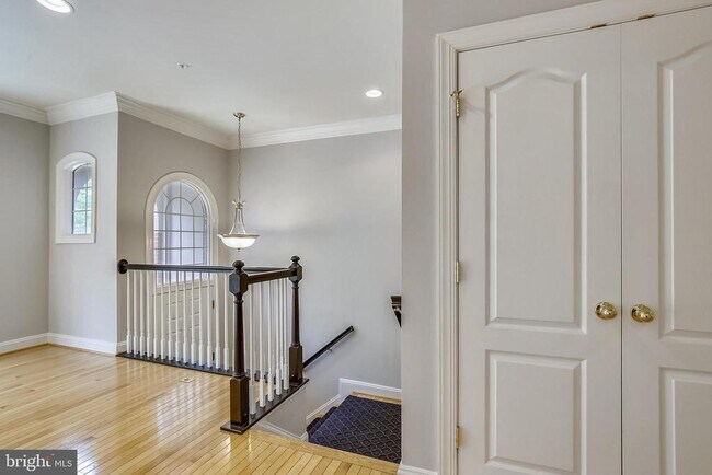 Foto del edificio - 10555 Tuckerman Heights Cir