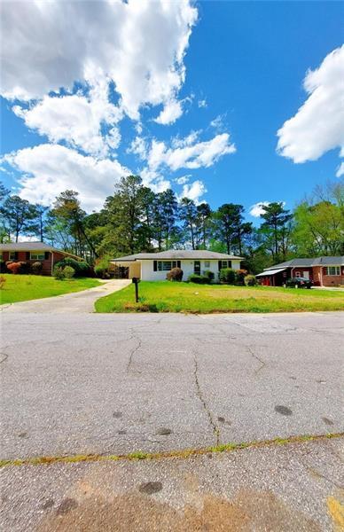 Building Photo - 3100 Meadowood Ln