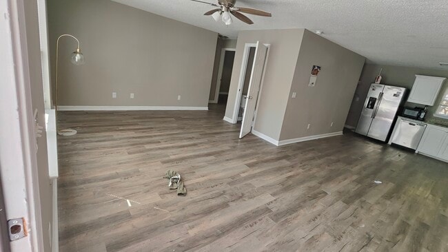 Building Photo - 108 Creekside Dr