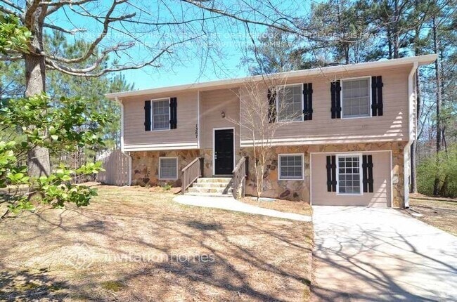 Building Photo - 1367 Classic Dr NE