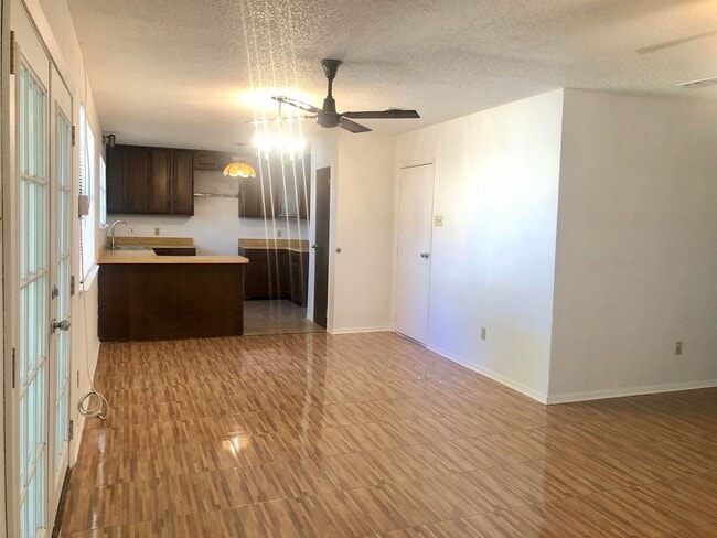 Building Photo - Pre leasing now for 4/1/2026