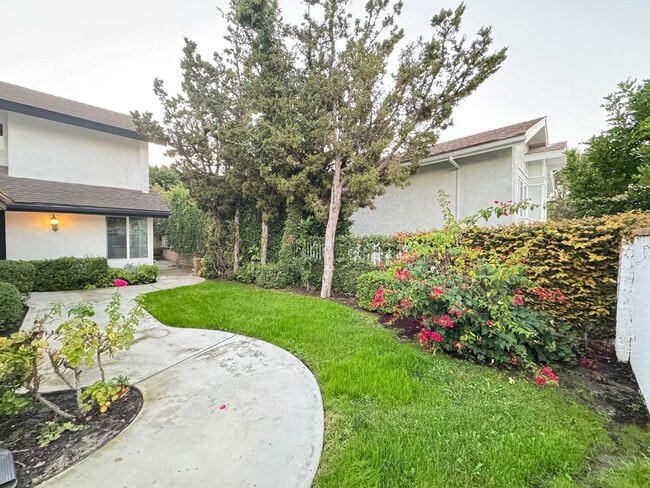 Building Photo - Stunning 5Bd/3.5Ba Home in Laguna Hills with a Pool and Elevator!