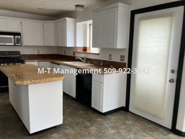 Building Photo - Shelley Lake 3+ BR/3.5 bath house