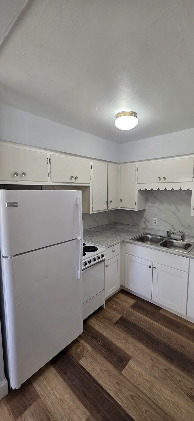 Foto del edificio - 2252 Maple Ave